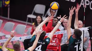 Die langen schlakse sind immer die mittelblocker, die kleineren sind zuspieler oder libero, die großen kraftpakete diagonalspieler und die anderen greifen über außen an? Volleyball Alle Positionen Einfach Erklart Focus De