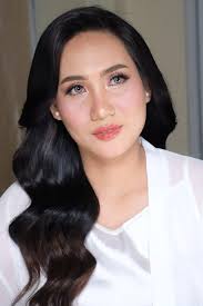 Edo welcomed beautiful bride.