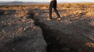 Can The Ground Open Up During A Large Earthquake