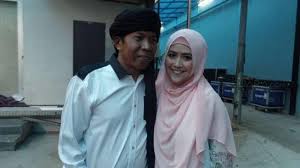 Nikah siri sering dijadikan alasan bagi segelintir orang. Meggy Wulandari Perkenalkan Suami Baru Pengusaha Dan Duda Anak 2