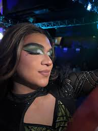 Hey yall! My name is Johnny i am 20 years old im from Fallbrook, born and  raised 🧍🏽 but i spent literally everyday in San Marcos bc of school lol.  I'm also