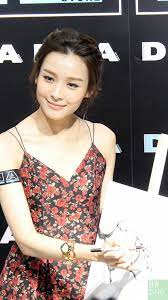 Jun 27, 2020 · 李佳芯 ali lee 江美仪 elena kong 龚嘉欣 katy kung 高海宁 samantha ko 麦明诗 louisa mak 谢东闵 brian tse. æä½³è¯ali Lee æ°£è³ªå¥³ç¥ Dna Store æ­£å¼é²é§mira Place Dna Store Women Camisole Top