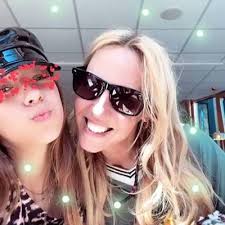 With my Sunshine @saphira.vdk #amsterdam #lovelywheather #momanddaughter  #waterlooplein #marktje #lucky #onelove #kisses