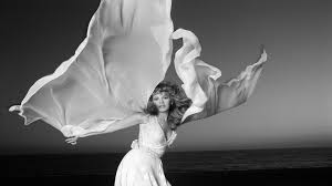 Check spelling or type a new query. Hintergrundbilder Weiss Einfarbig Meer Fotografie Kleid Horizont Gluck Hochzeitskleid Tanzer Event Madchen Schonheit Hand Braut Performance Foto Tanzen Schwarz Und Weiss Monochrome Fotografie Fotoshooting Menschlicher Korper
