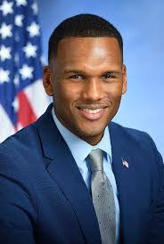 Charles Falls's Instagram, Twitter & Facebook