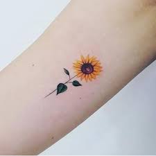 18 Simple And Small Flower Tattoos That You Ll Love Flower Tattoos Rose Tattoos Beautiful Tattoos Wrist Tat Tattoos Sunflower Tattoo Small Sunflower Tattoo
