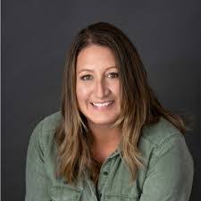 Renee Dufour's Instagram, Twitter & Facebook