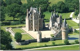 Chateau Du Moulin Lassay Sur Croisne Loir Et Cher Another View I Wish This Was My House Castle Castle House French Castles