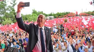 2002 genel seçimlerinde chp yalova milletvekili olarak meclis görevine başladı. Erdogan Election Rival Courts Turkey S Kurdish Vote The National