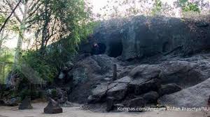 Scopri ricette, idee per la casa, consigli di stile e altre idee da provare. Wisata Gua Selomangleng Di Kediri Ini Suguhkan Indahnya Pemandangan Perbukitan Lereng Gunung Klotok Halaman All Tribunsolo Travel