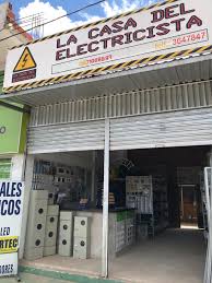 La tienda de electrodomésticos suele tener largas colas por sus ajustados precios. La Casa Del Electricista Photos Facebook