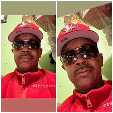 Robert Calloway Jr.founderceo (@jr.robertcalloway) · Los Angeles, CA