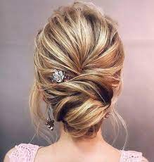 23 Elegant Mother Of The Bride Hairstyles Mother Of The Bride Hair Hair Styles Wedding Hairstyles Medium Length