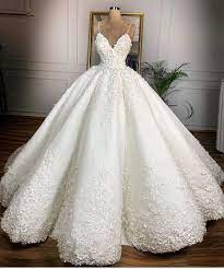 We Make Custom Weddingdresses For Brides All Over The Globe We Can Also Make Very Close Replic Online Wedding Dress Bridal Ball Gown Dream Wedding Dresses