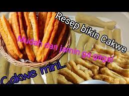 Cara membuat saos buat cocol cakue simpel.saos ini cepet meresap ke rongga cakue.baik cakue bandung.cara bikin cakwe. Cara Membuat Cakwe Mini Youtube