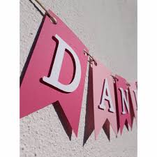 Wir haben die besten tipps für euch damit eure hochzeit garantiert nicht ins wasser fällt. Namensgirlande Zur Hochzeit Verlobung Jahrestag