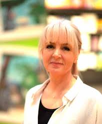 REFLECTING REALITIES