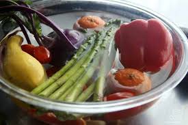 Step 1 pour the vinegar and water into a spray bottle. 3 Easy Diy Vegetable Wash Recipes Spray Or Soak
