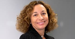 Conociendo a... Carmen Gallardo, directora de negocio y estrategia  comercial en La Mutua de los Ingenieros