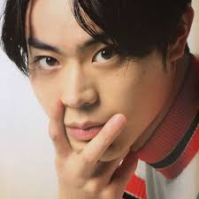 菅田将暉くん 雑誌に出すぎてわけわからない状態 全部買えないから立ち読みで泣く泣く諦める 今月の雑誌のビジュアルの高さなんなのでしょう 菅田将暉 24歳の菅田くんがまぶしすぎるフシがある こっち見てる顔のアップと横顔はやっぱり買ってしまう 目