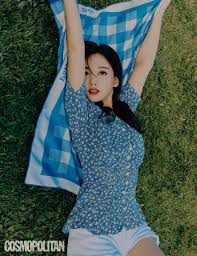 Twice On Twitter Nayeon X Cosmopolitan Cosmokorea 3ì›”í˜¸ Twice ÍŠ¸ì™€ì´ìŠ¤ Nayeon Ë‚˜ì—° Cosmopolitan Ì½”ìŠ¤ëª¨í´ë¦¬íƒ„ Dahyun, mina, nayeon laughing while watching themselves act. nayeon x cosmopolitan cosmokorea