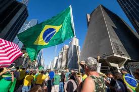 Flávio pôs o corpo para fora e ficou de pé no. Mbl Admite Alinhamento Por Impeachment De Bolsonaro