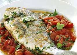 Baked sea bass with mixed vegetables, put the i filetti di merluzzo all'acqua pazza sono un piatto veloce e semplice nella preparazione che si cucina senza tanta fatica, quando il tempo. Acqua Pazza Che Cos E E La Ricetta Dell Orata E Del Branzino