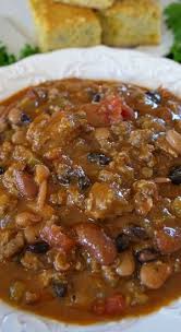 Italian Sausage Chili Is Loaded With Italian Sausage Ground Beef Three Different Types Of Beans A Italian Sausage Chili Italian Sausage Recipes Sausage Chili