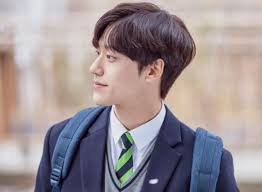 Lee Do Hyun: Tân binh quái vật với vai diễn từ mối tình đầu đến vai ông bố  trẻ đầy sức quyến rũ