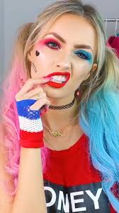 Descubre el peligroso y seductor estilo de Harley Queen con Mala y Peligrosa