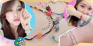 Cara membuat kerajinan miniatur rumah dari kardus yang akan saya ulas berikut ini sengaja saya tulis beserta gambarnya agar sangat mudah untuk kamu praktikkan di rumah. Cute Trendy Ini Cara Membuat Diy Aksesori Beads Di Rumah