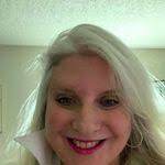 Julie Tarter's Instagram, Twitter & Facebook