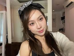 Angela Valery's Instagram, Twitter & Facebook