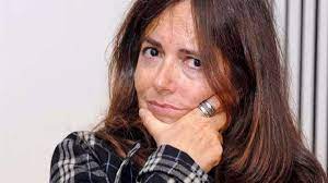 Hay quienes patrullan calles, redes y platós escudriñando las reacciones de la gente: Nada Eta Altezza Peso Nome Vero Perche Nada Marito Collega Figlia