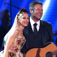 Перевод песен gwen stefani можно найти у нас в группе, и гвен стефани пела с eminem. Gwen Stefani Blake Shelton Would Rather Wait Than Have Wedding Be A Covid Situation