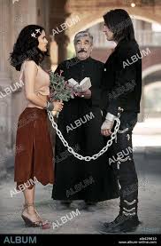 ANTONIO BANDERAS and SALMA HAYEK in ONCE UPON A TIME IN MEXICO, 2003,  directed by ROBERT RODRIGUEZ. Copyright COLUMBIA/LOS HOOLIGANS/MIRAMAX. -  Album alb429610