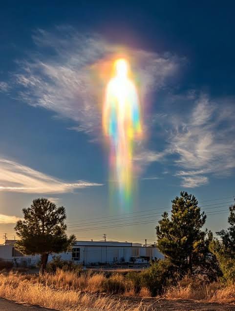 🚨 UNEXPLAINED SKY PHENOMENON OVER THE AEGEAN 🚨 Eyewitnesses in Turkey and  Greece reported seeing intense, vertical beams of light illuminating the  sky during the recent tremors in the Aegean Sea. ⚡🌊