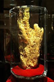 It S Pretty Big Found In Australia 30 Years Ago By A Man With A Metal Detector Minerals And Gemstones Gems And Minerals Crystals And Gemstones