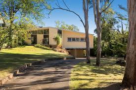 28 Gilruth Road Kenmore Qld 4069 Image 1 Modern Log Cabins Mid Century House Kenmore