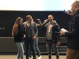 Ce n'est même plus un feu, car un feu peu toujours s'éteindre alors que l'amour que je te porte ne pourra jamais s'échapper. Pathe Aeroville Le 26 01 2020 Le Jeune Homme Fait Une Grande Declaration D Amour A Sa Petite Amie Picture Of Cinema Pathe Aeroville Tremblay En France Tripadvisor