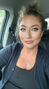 April Lingerfelt's Instagram, Twitter & Facebook