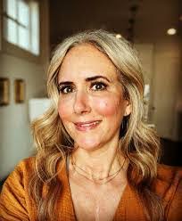 Danielle Beadle's Instagram, Twitter & Facebook