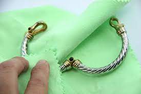 This method works the same basic way as the silver polish method. How To Polish Silver Toothpaste Method 9 Steps With Pictures