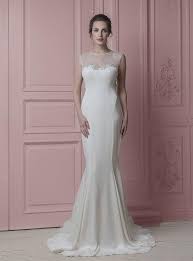 Le collezioni sfilano e svelano le loro linee: Abito Da Sposa Semplice In Chiffon Liscio Con Scollo Trasparente