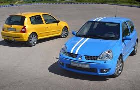 The front optics were more stretched, overflowing towards the hood. Clio Rs 182 Home Facebook