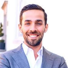 Ian Macfadyen's Instagram, Twitter & Facebook