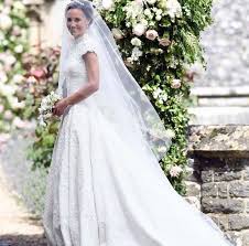 Alcune ragazze lo sognano sin da piccole, altre invece si presentano confuse in atelier. Abito Da Sposa Di Pippa Middleton E I Look Dei Vip Al Matrimonio Foto Stylosophy