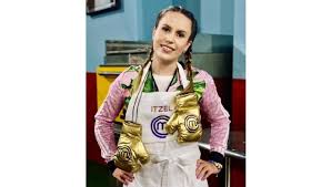 El formato está basado en un espacio de televisión mexicano de cocina con el mismo título y emitido por bbc desde 1990 la versión británica incluso fue transmitida previamente. Masterchef Mexico Filtran Al Segundo Finalista Del Programa Que Se Enfrentara A Adriana Salcedo Gluc Mx