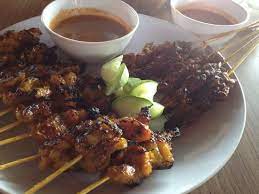 Resepsi perkawinan bapakku dengan mbak darmi memang diselenggarakan sangat sederhana, hanya famili dan tetangga dekat yang diundang. Mee Goreng Mamak Picture Of Sate Famili Sate Sidek Klang Tripadvisor
