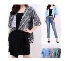 Model baju batik wanita terbaru 2021 atasan lengan panjang tunik wanita shopee indonesia. 25 Inspirasi Model Baju Batik Yang Stylish Untuk Dipakai Sehari Hari Bukareview